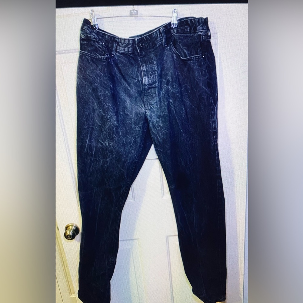 IZOD men’s black faded jeans, 38‎ X 32